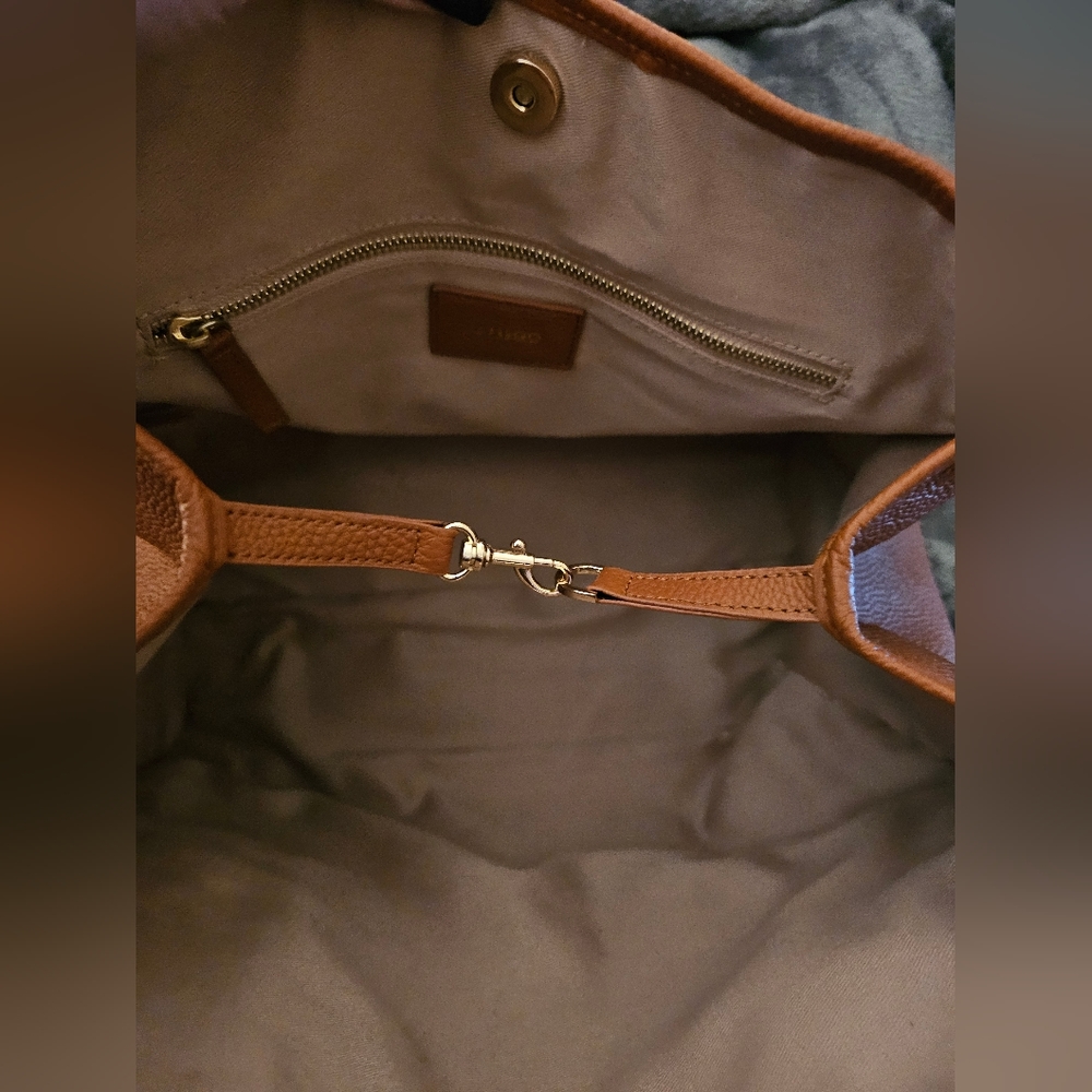 Classic Tan Leather Tote Bag with Tassel - Picture 8 of 16